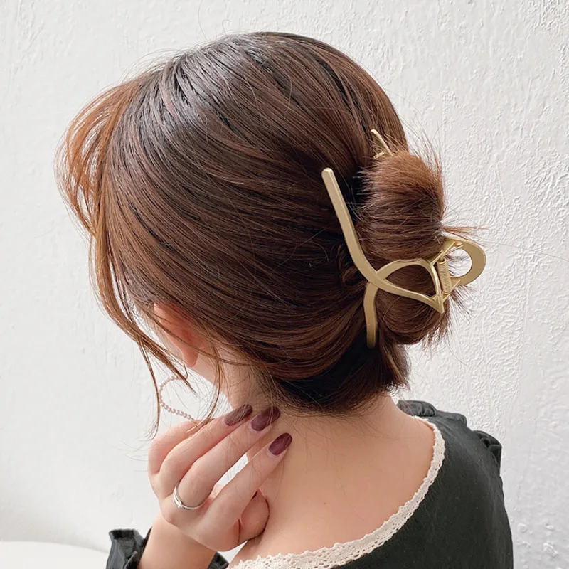 

Xwen Ins Metal Hair Claw For Women Girls Large Hairpin Korean Fixed Hair Female Elegant Hair Grab Clip Fashion Hair Accessories