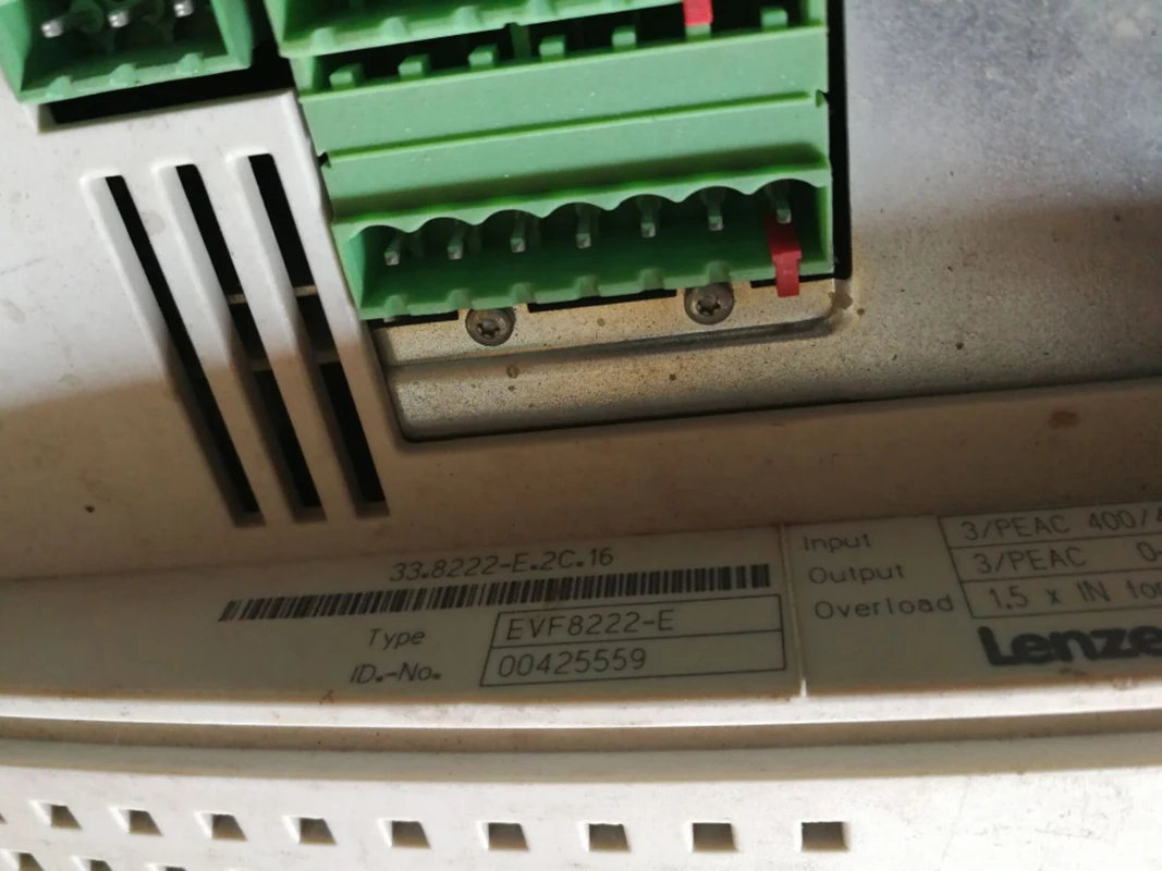 

LENZE FREQUENCY CONVERTER ID 00425559 EVF8221-E Converter