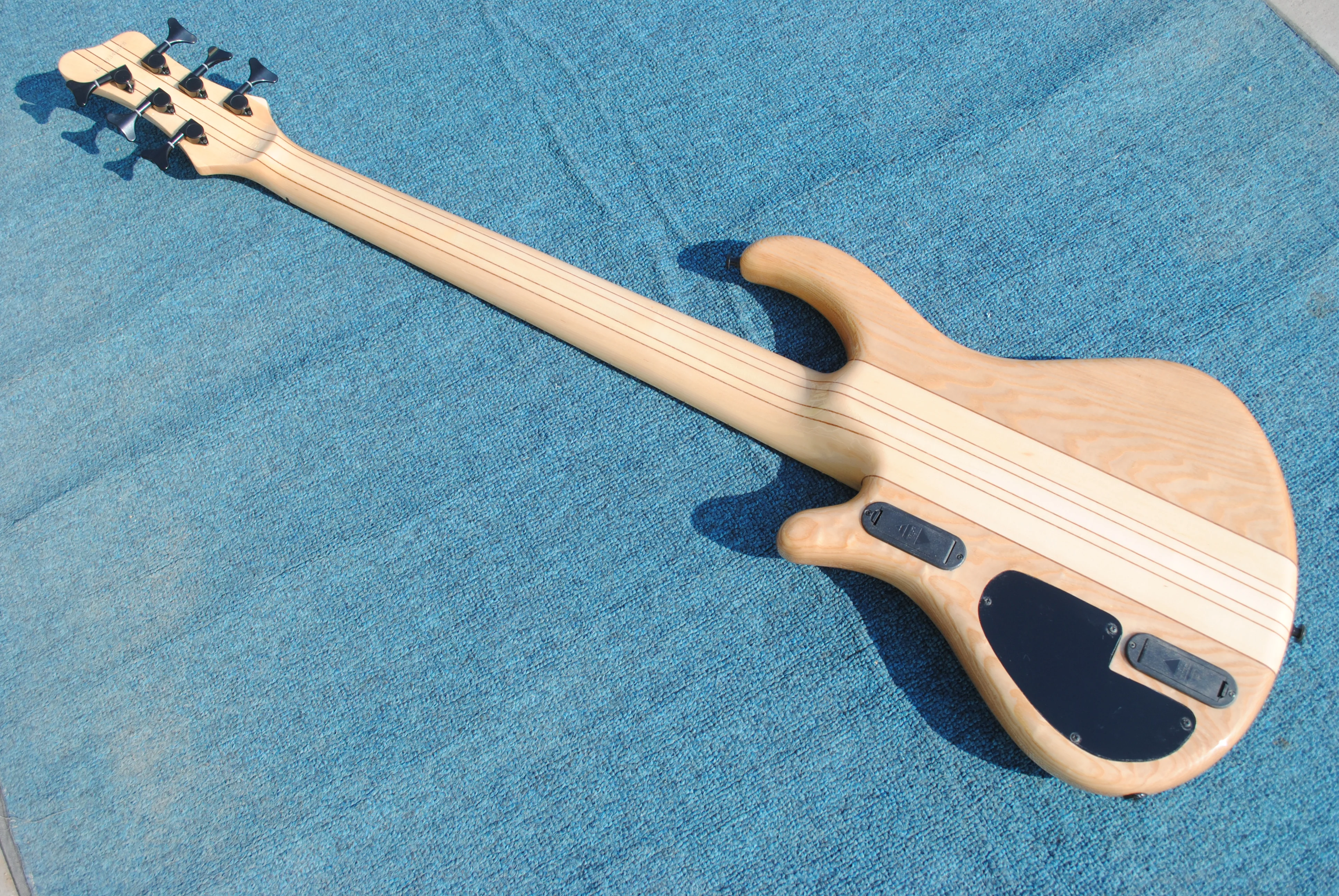 Классический 6 ой Электрогитара Бас пламя бежевый топ Китай (материк). Бесплатная