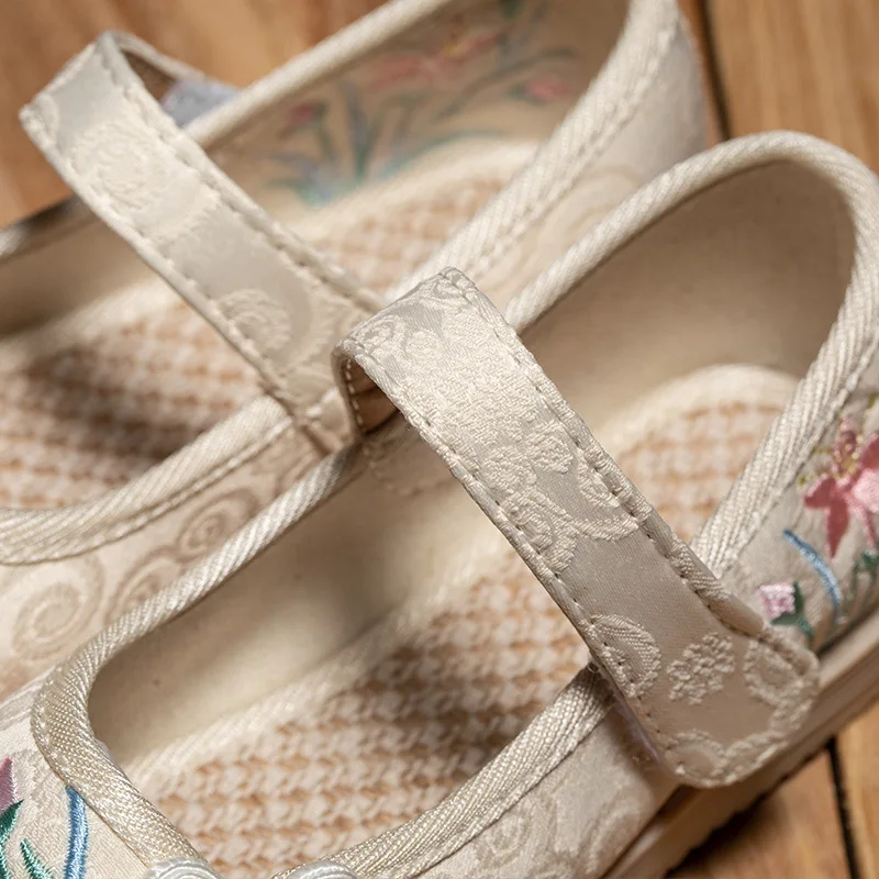 

Alisweet Kids Shoes For Girl 2021 Flower Casual Fabric Traditional Chinese Embroidery Ladies Flat Shoes Barefoot Loafers