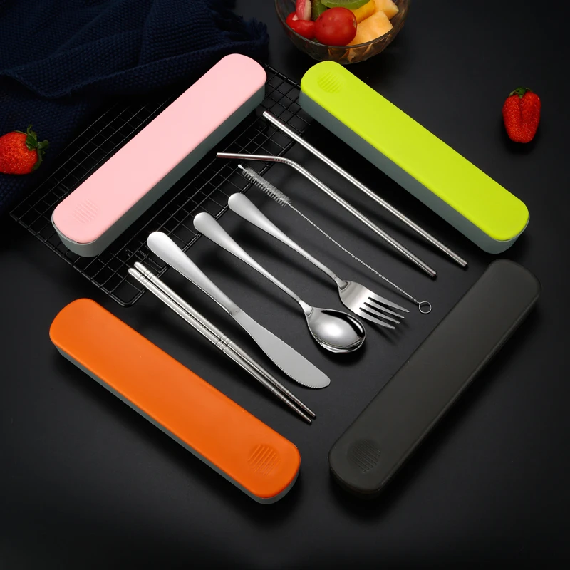 

Portable Shiny Gold Travel Dinnerware Set Stainless Steel Flatware Set Spoon Fork Knife Cutlery Set With Chopsticks Straws