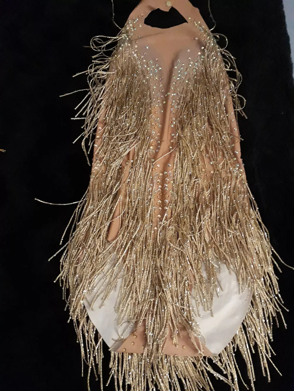 Комбинезон Стразы женский золотистый без рукавов купальник с бахромой и