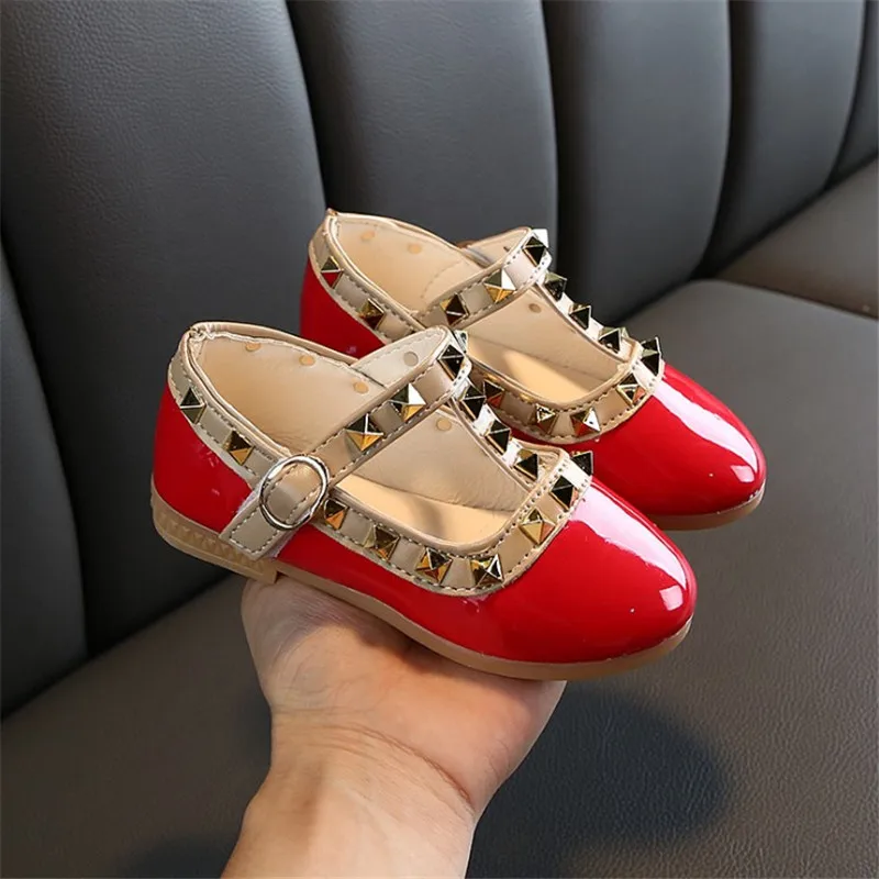 

2021 New Girls Sandals Rivets Single Shoes Kids Leather Shoes children nude sandal toddler Girls Princess Flat Dance Shoes