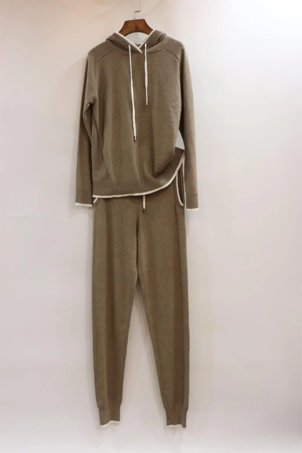 30% Wool + 45% Cashmere Knit warm Suits hooded cashmere woolen Sweater + Mink Cashmere Trousers Leisure Two-pieces sets F408