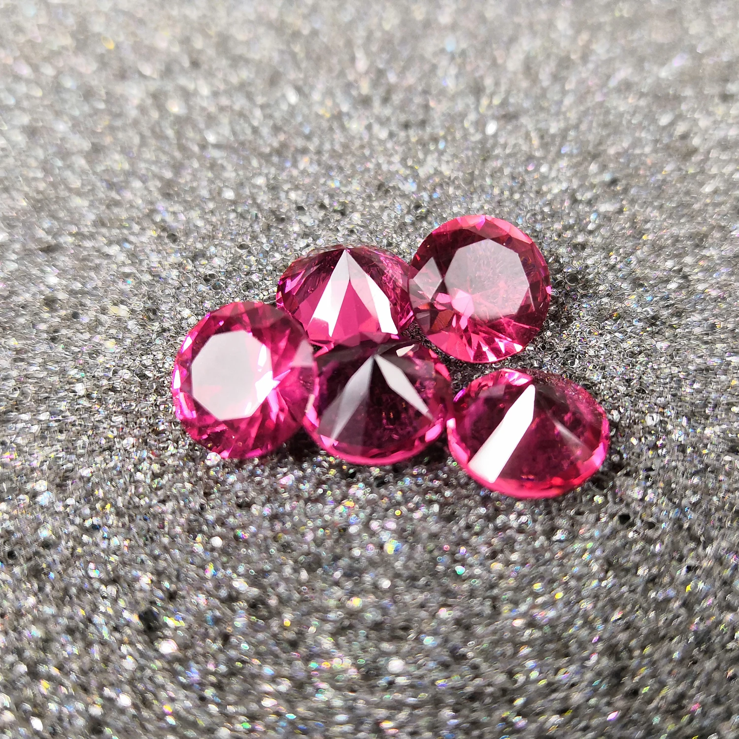 Высококачественные драгоценные камни розово-красное 3 # цветное стекло круглая