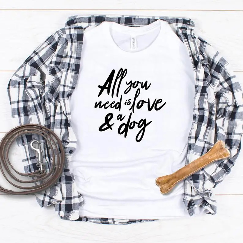 

Все, что вам нужно, это любовь и футболки с собаками модные принты для улицы и досуга Творческие буквы футболки для женщин с О-образным вырез...