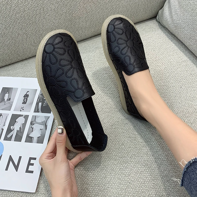 

Новейшая обувь для женщин, дизайнерская обувь с вырезами, мягкие мокасины, удобная женская обувь на плоской подошве