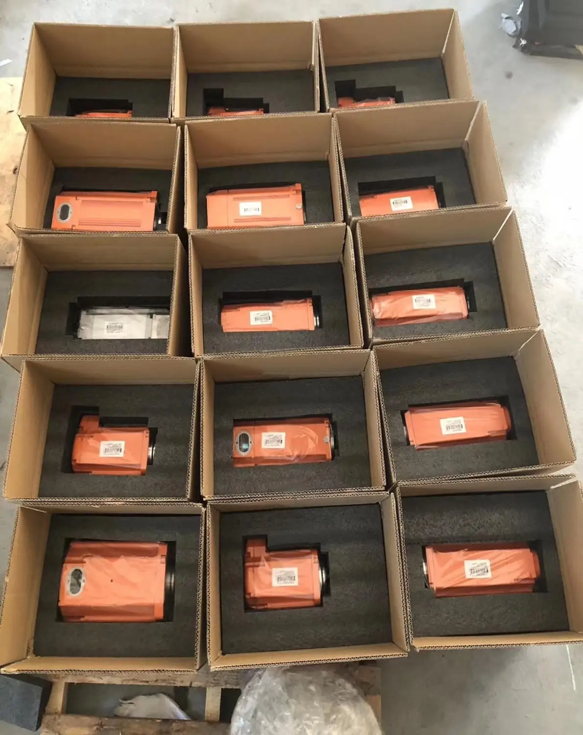 New in box AB 3HAC14749-1 Robot серво мотор они могут быть высланы зубчатый валик с Бесплатная