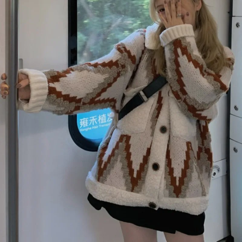 

Heavy Industry Thickened Warm Lamb Wool Color Matching Sweater Coat Winter Loose Long Sleeve Knitted Cardigan Women