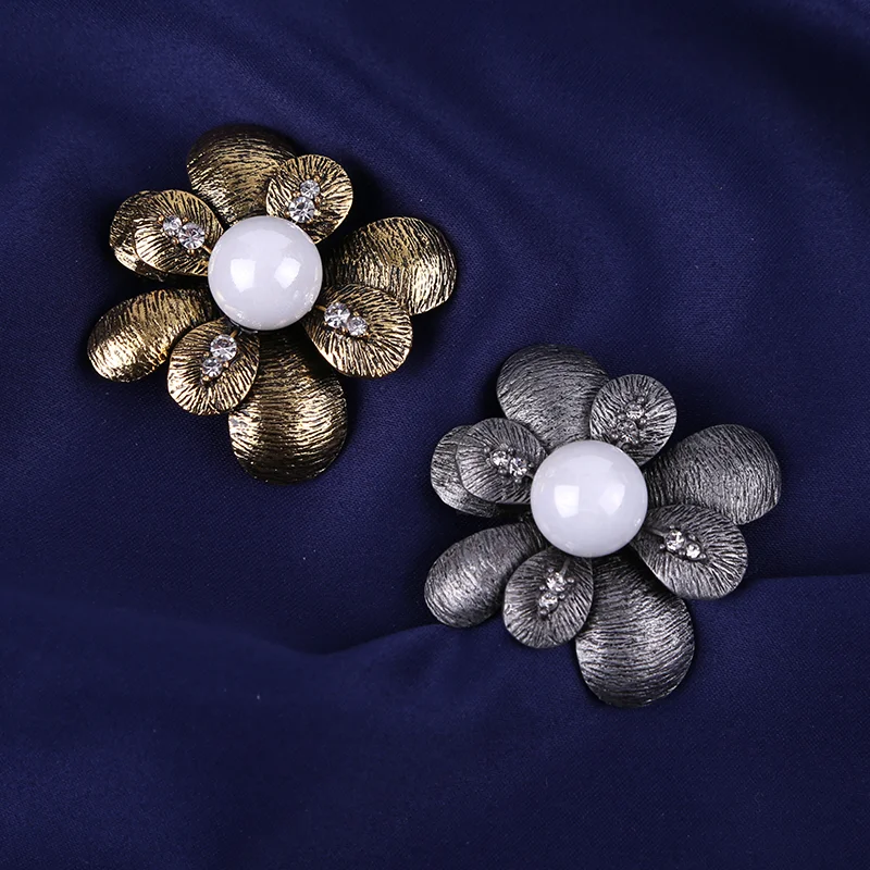 Винтажный металлический цветок брошь золотого и серебряного цвета с жемчугом