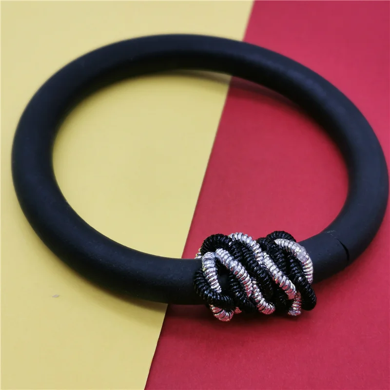 

Marliwoo New Simple Handmade Bracelets For Women Charm Bangles Black Handmade Chain Fashion Jewelry Rubber Bracelet Party Gifts