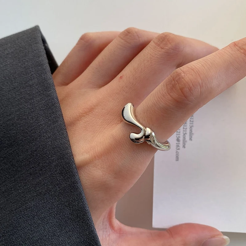 

Женское блестящее кольцо из серебра 925 пробы