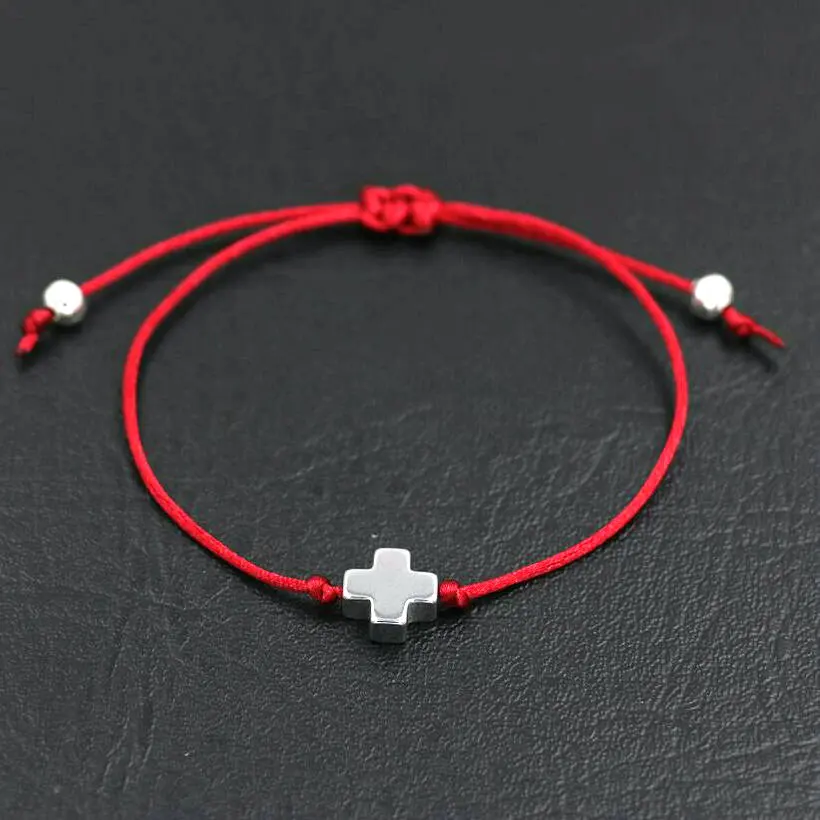Браслет мужской/женский серебристый с красной нитью и крестиками