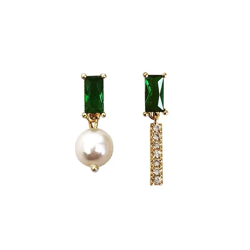 

Fashion Women Asymmetrical Simple Compact Zircon Earrings Exquisite Dance Party Girlfriend Birthday Gift Jewelry Wholesale