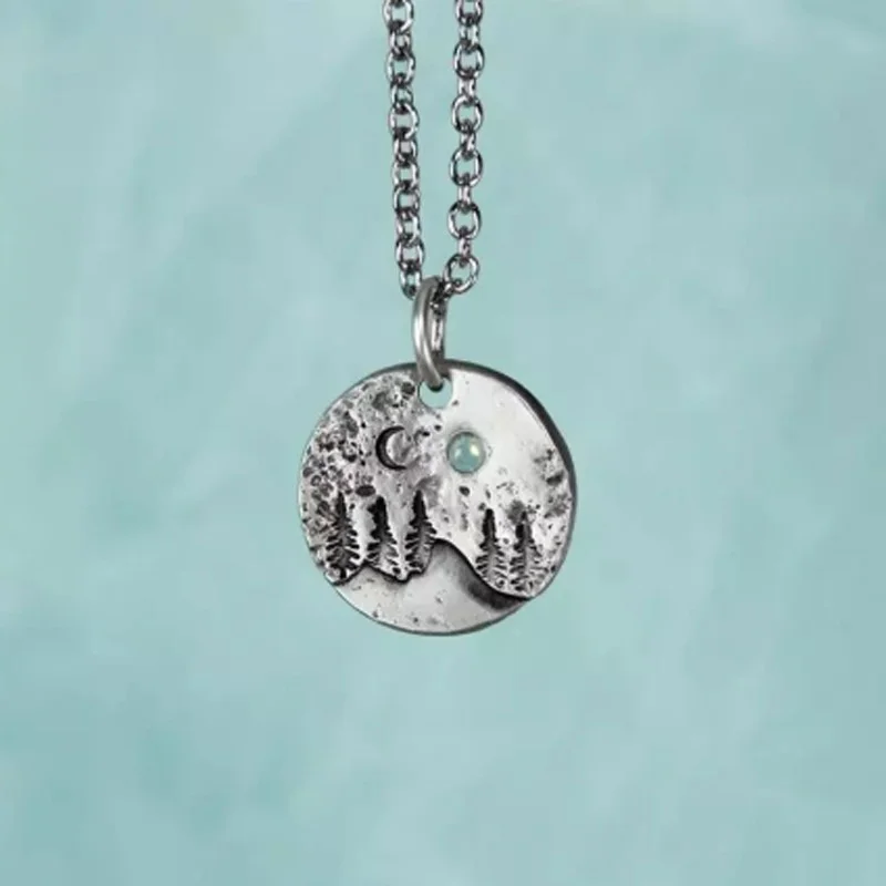 

imple retro ladies moon valley micro-inlaid round pendant necklace popular all-match elegant jewelry gift accessories