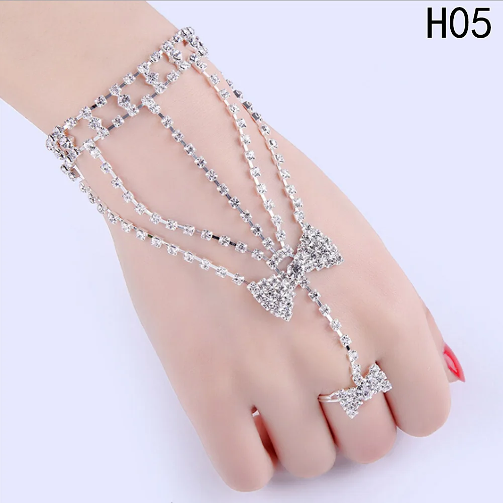 

Fashion Rhinestone Bangle Chain Link FingerRing Charm Girl Bracelet W Finger Ring Wedding Party Accessories
