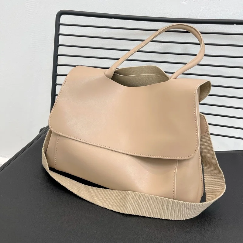 

Роскошная вместительная сумка из мягкой искусственной кожи, Новинка осени 2021, портфель в стиле ретро, Женская нишевая дизайнерская сумка-ме...
