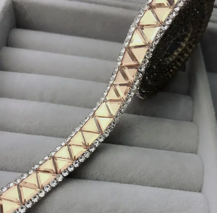 1cm tri gold Стразы-ленты, цветная отделка, 1 ярд/партия, хрустальные украшения для торта, стразы с кристаллами, декоративная отделка, стразы с топазом, золото - Цвет: 1cm tri gold