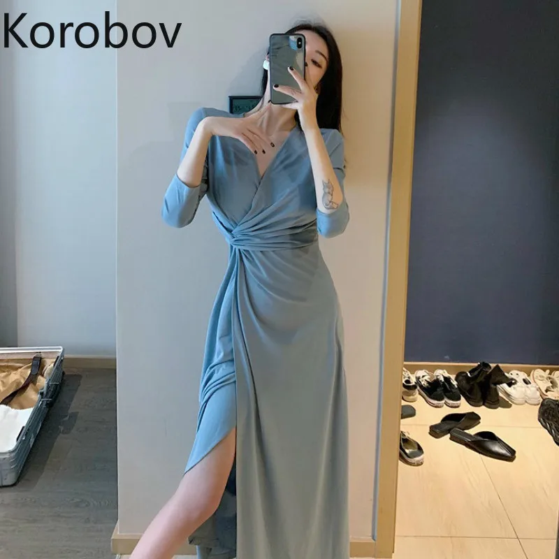 Женское платье с высокой талией Korobov облегающее v-образным вырезом и длинными