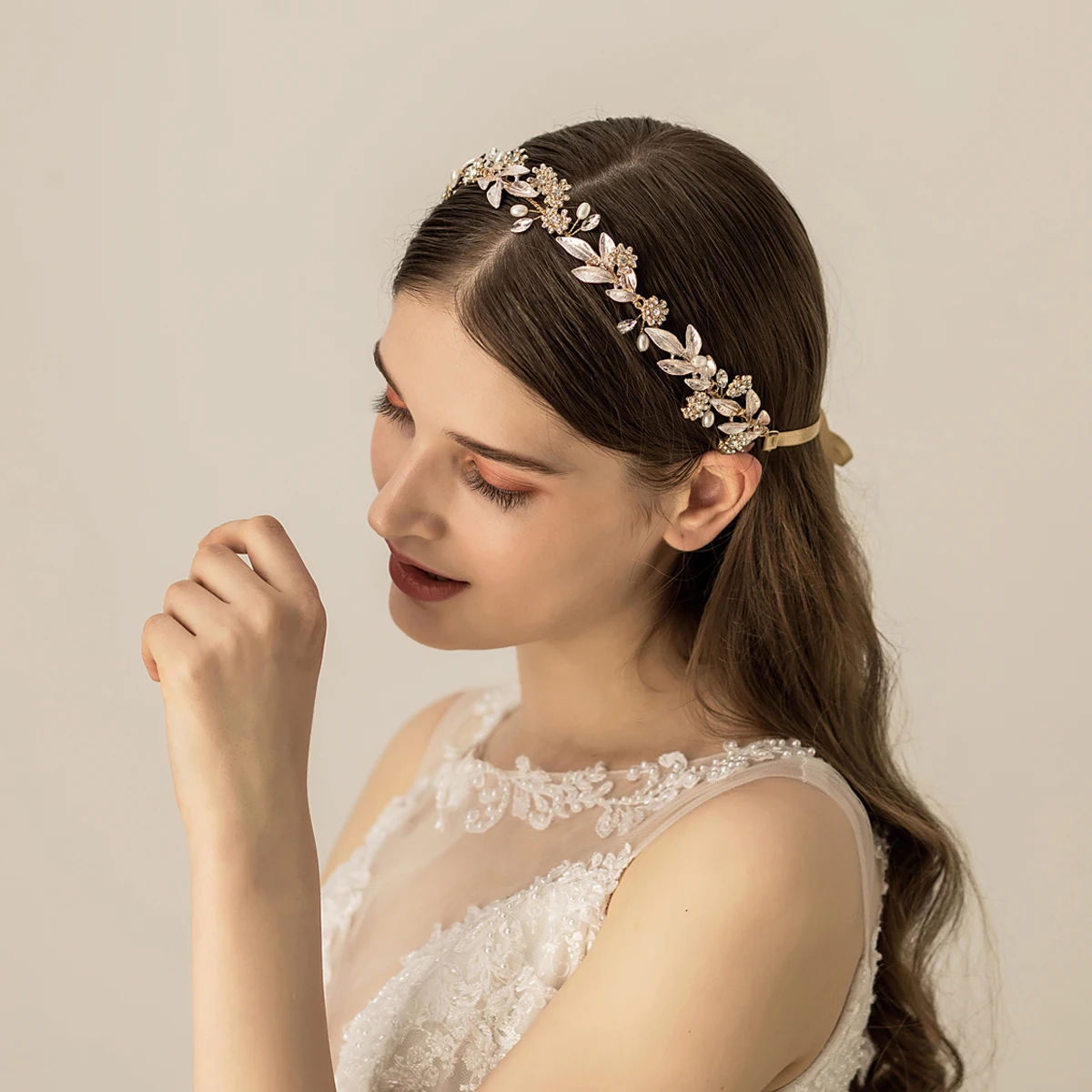 

O540 Luxury Wedding Bridal Headdress Rhinestone Pearls Flower Handmade Marriage Bride Headband with Ribbon Women Pageant Tiara