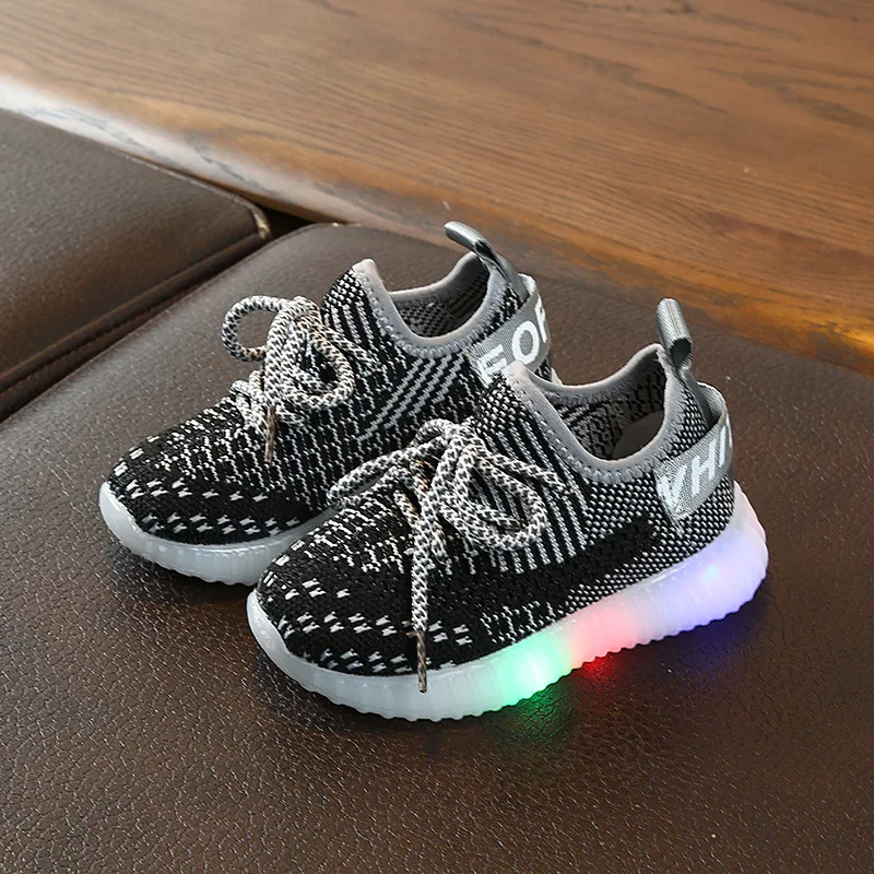 Светящиеся кроссовки для маленьких мальчиков и девочек обувь с подсветкой