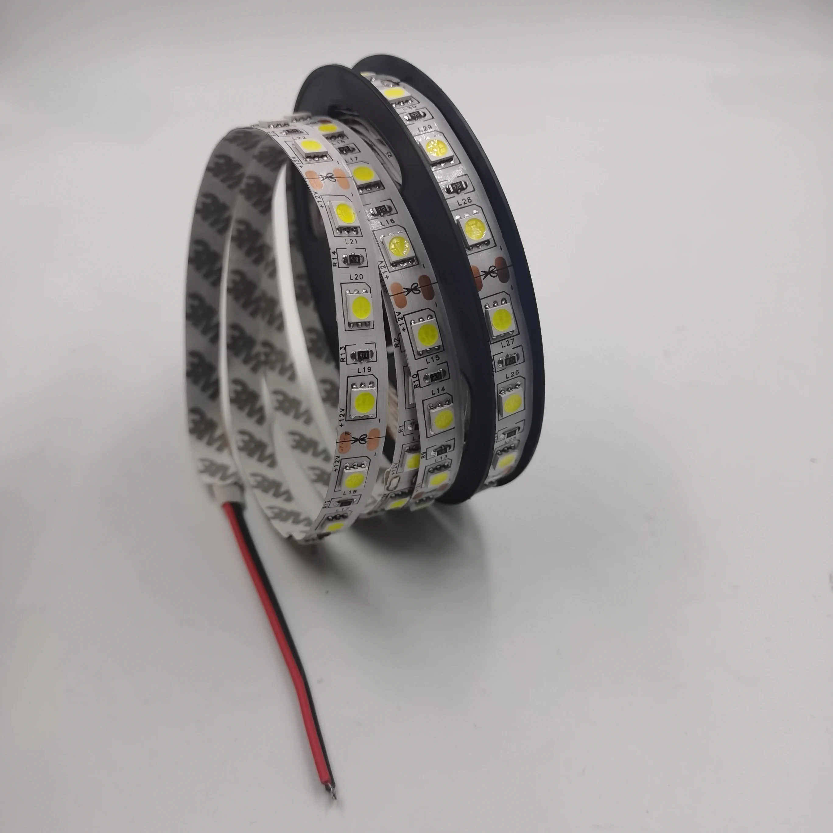 СВЕТОДИОДНАЯ лента SMD 5050 RGB водонепроницаемая светодиодная 5 м 300 светодиодов