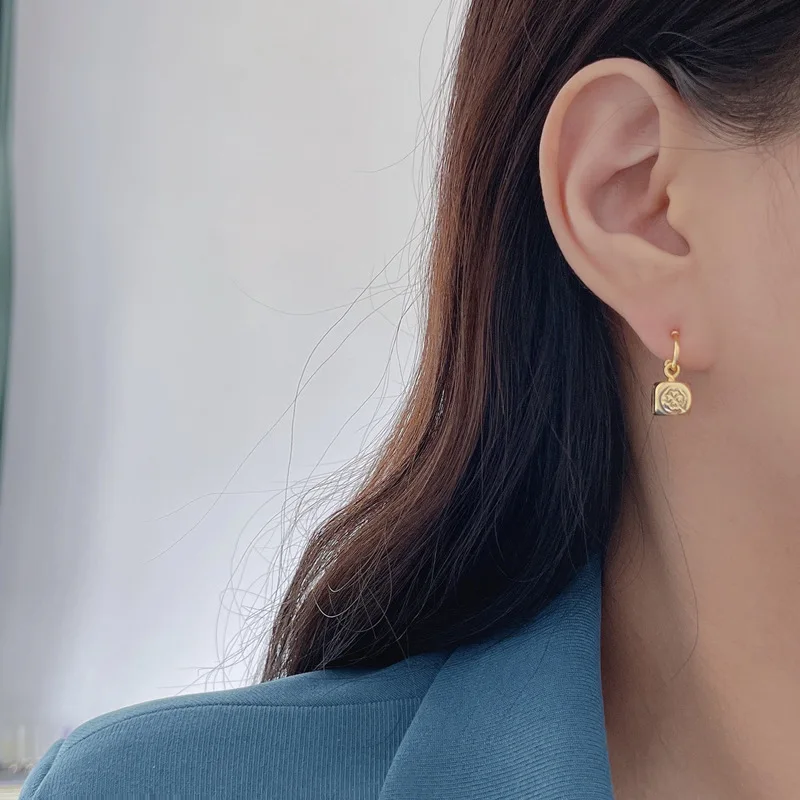 

Besimpol Real 925 Sterling Silver Stud Earrings Golden Style Solid Lucky Dice Earrings For Women Daily Wear Fine Jewelry Gifts