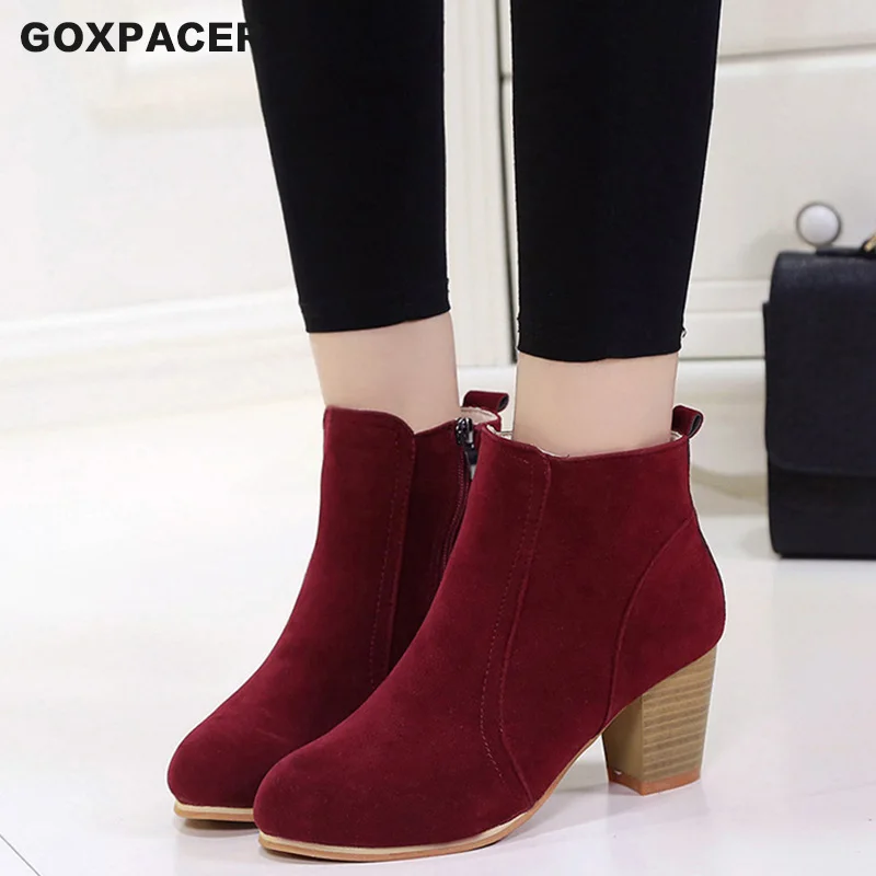 Женские ботинки на высоком каблуке GOXPACER черные мартинсы с пряжкой и круглым