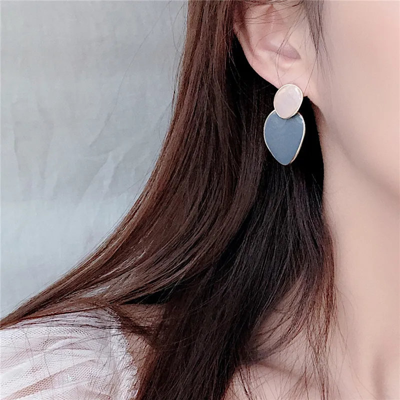 Модный дизайн чувство серьга по контракту с геометрическим рисунком персонажа