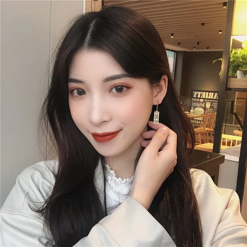 Винтажные полые металлические серьги с китайскими персонажами изысканные