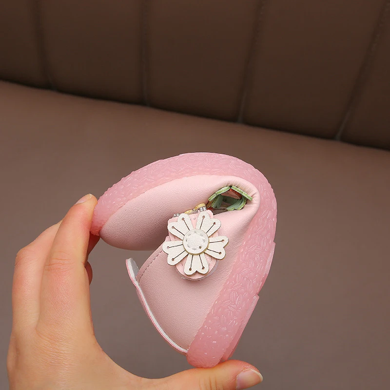 Детские кожаные кроссовки дышащие для начинающих ходить принцесс с цветами