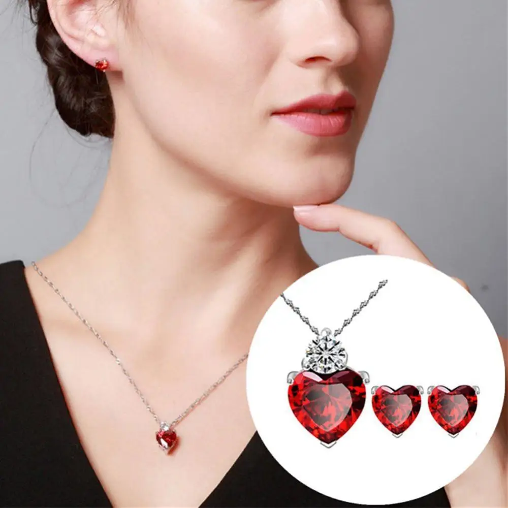 

Lady Shiny Cubic Zirconia Love Heart Pendant Necklace Stud Earrings Jewelry Set