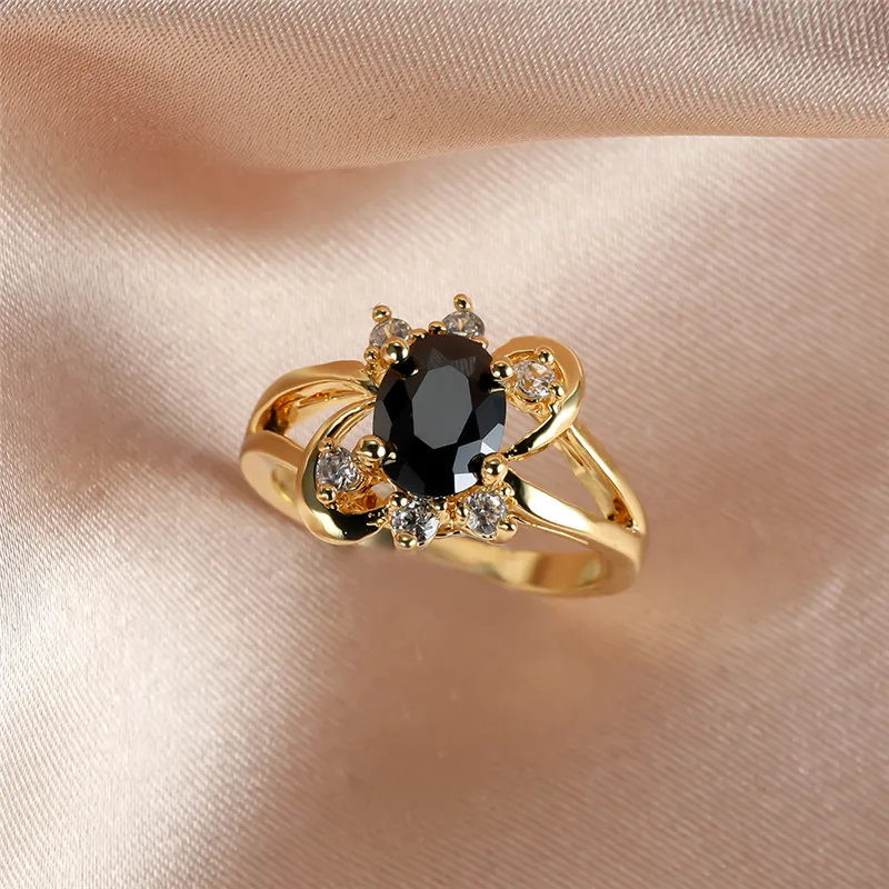 Женские туфли в панковском стиле женские черного цвета с украшением виде