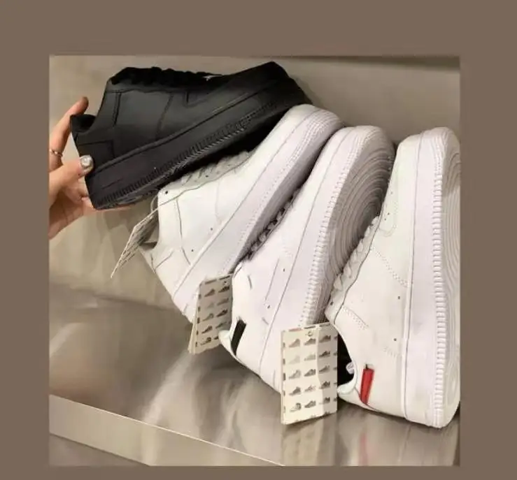 

2021 Men's Solid White Sneakers Women Leather Platform Shoes Classic Designer Skateboarding Man Shoes EU 36-45