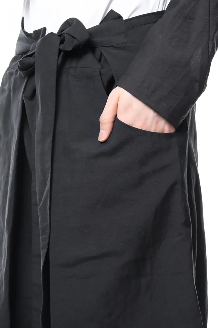 

Original design of men's trousers wide leg trousers culottes loose and dark black trousers in large size
