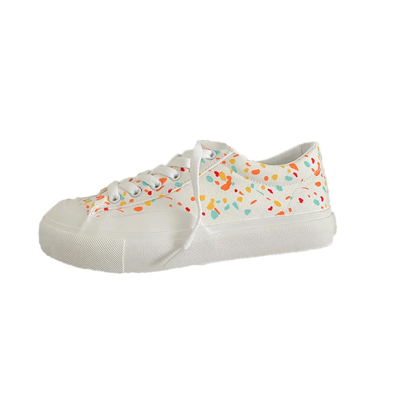 

Soft bottomed versatile little white shoes