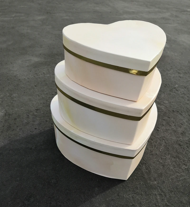 Подарочная коробка в форме сердца для флористов на день святого валентина