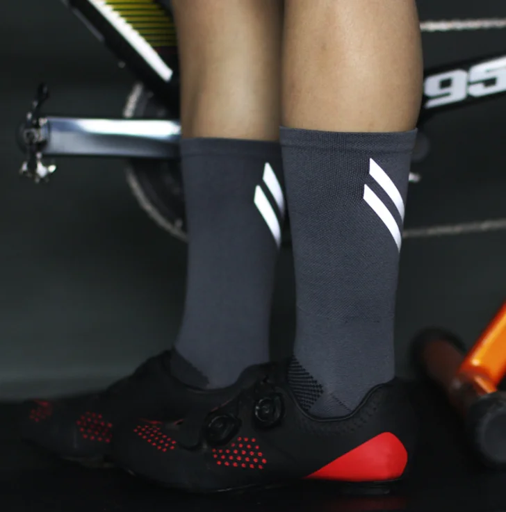 

NEW Reflectiv cycling socks men running socks hiking sport socks football socks compression function socks basketball socks men