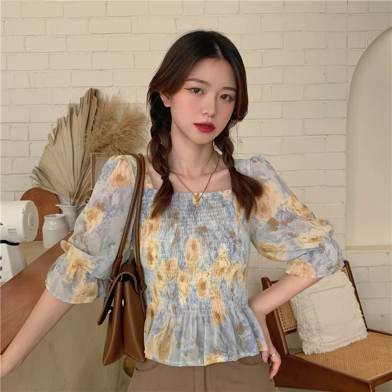 

Summer new style Korean retro square collar five-point sleeve chiffon shirt