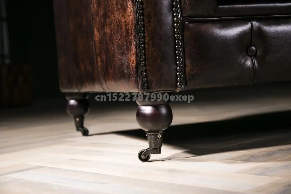 Классический кожаный диван Chesterfield с винтажными итальянскими кожаными диванами