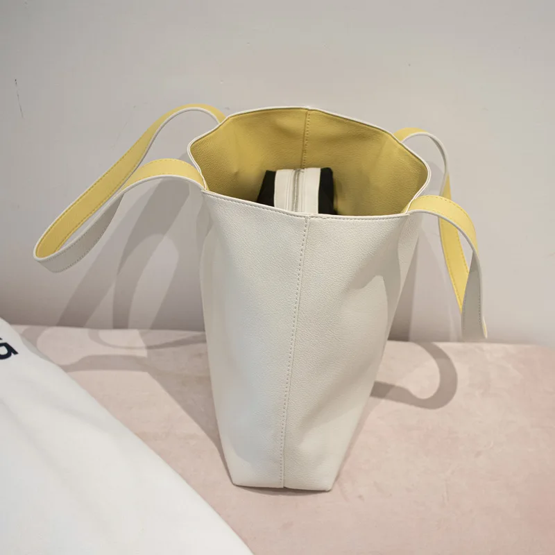 

Large Capacity Soft Leather Shoulder Bag New Korean Fashion Handbag Literature and Art Fresh Women's Bag
