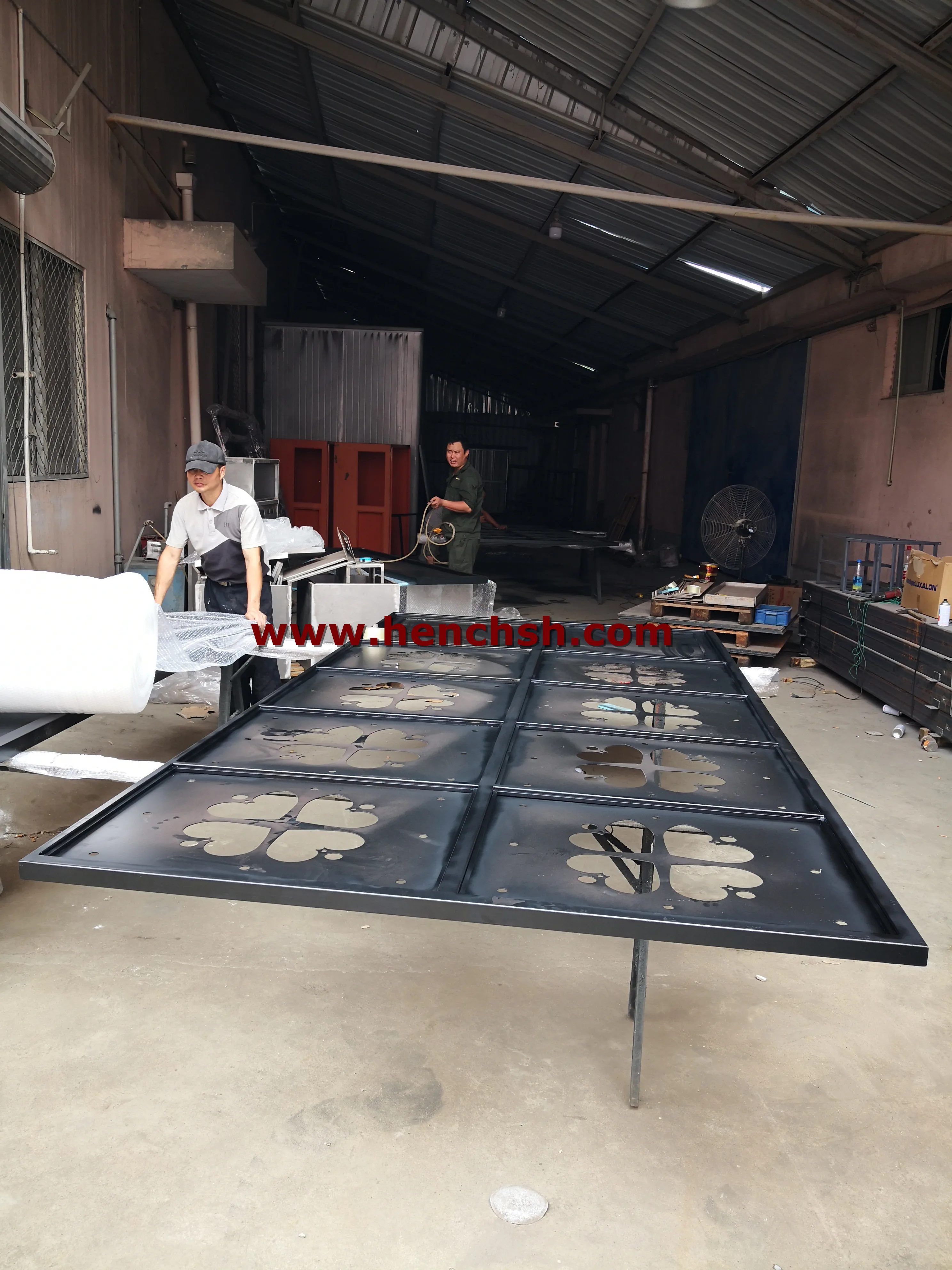 

Hench steel iron doors