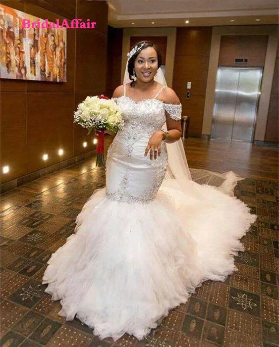 

African Plus Size Wedding Dresses Off Shoulder Lace Appliques Sequins Mermaid Wedding Dress Tiered Tulle Long Bridal Gowns