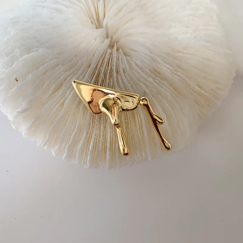 

Asymmetrical Wax Drop Earrings Women's Fashion Punk Style Metal Earrings Temperament Girl Latest High-quality Earrings