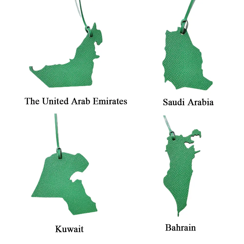 Индивидуальная подвеска из натуральной кожи с буквами персонажей карта