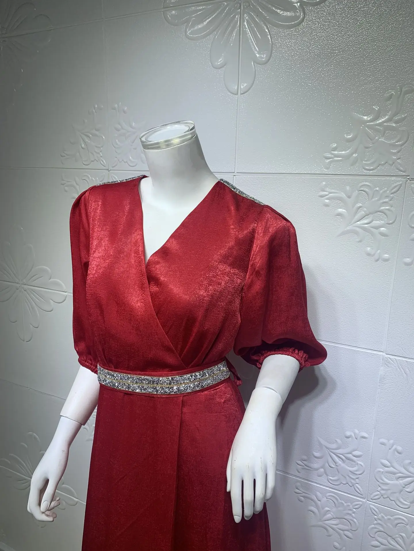 

2021 Middle East Dubai Red Diamond Belt Puff Sleeve Evening Dress Turkey Long Model Muslim Prestigious Ladies Clothing