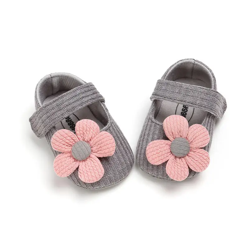 2019 Детские туфли для девочек Ботиночки Принцессы для младенцев Кроватка Мягкая подошва Первые шаги с цветами Детские первые шаги.