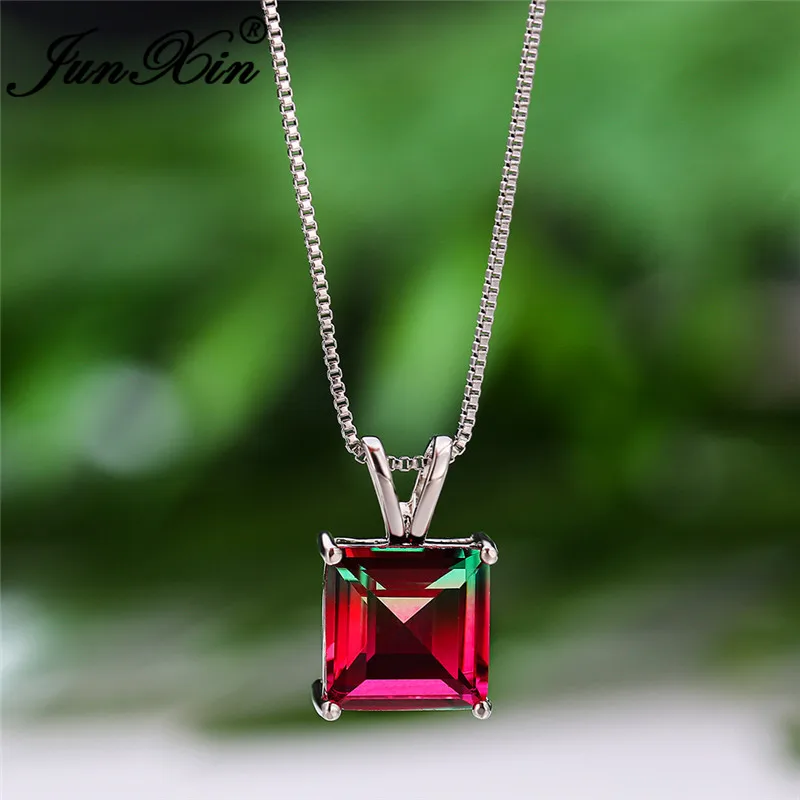 Двухцветные зеленые и красные кристаллы Геометрические Квадратные кулоны