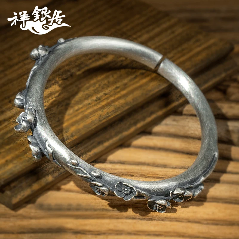 

★restoring ancient ways and elegant joker character female ACTS the role of push and pull clasp plum flower bracelet