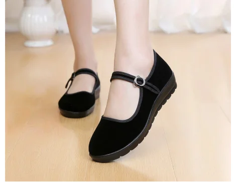 

2021 Classic Unisex Couples Shoes Women's Casual Canvas Shoes Fashion Lightweight Lace Up Sneakers Women Male Footwear Sapato